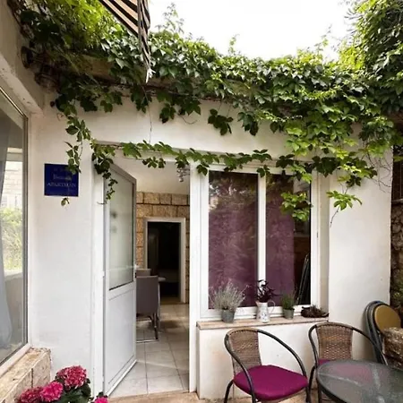 Daniele Garden